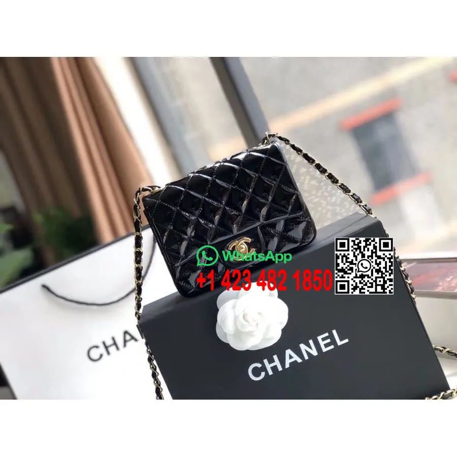 Chanel Bolso Mini Clásico Con Solapa 18 Cm Herrajes Dorados Charol Colección Primavera/verano 2020, Negro