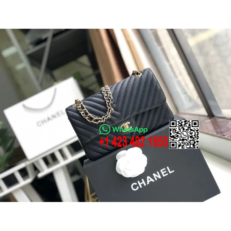 Chanel Chevron Klassinen Läppälaukku 25cm Kultalaitteisto Kaviaarinahka Kevät/kesä 2020 Kokoelma, Musta