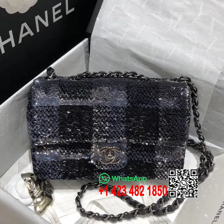 Chanel Flitrová Vyšívaná Taška S Chlopňou 20 Cm Z Jahňacej Kože Cruise 2020 Kolekcia, čierna