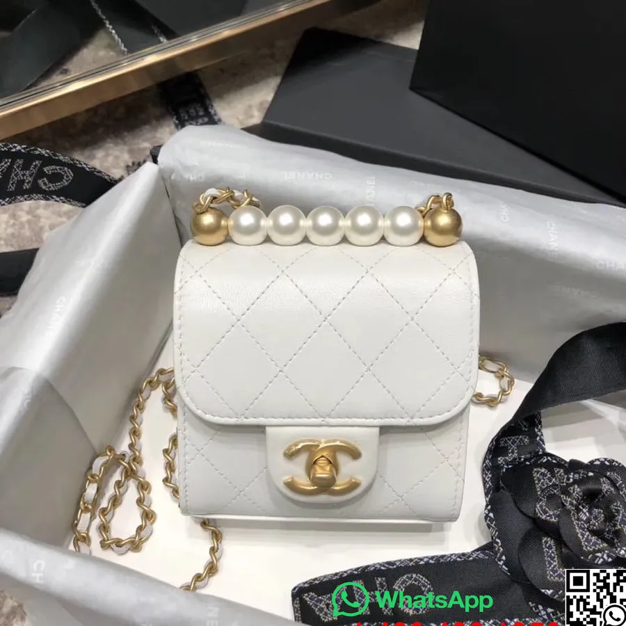 Chanel Funda Con Soporte Para Teléfono 18 Cm Piel De Cordero Herrajes Dorados Colección Primavera/verano 2020 Acto 1, Blanco