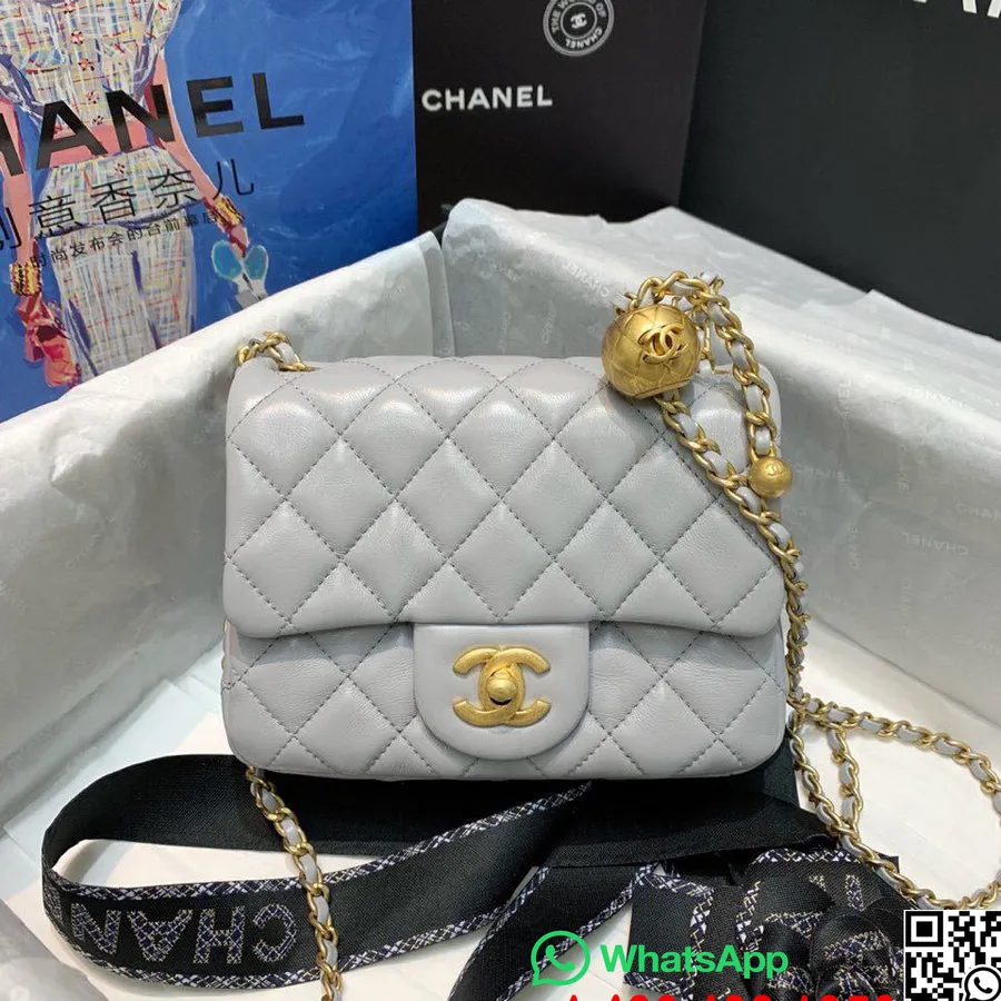 Aba Clássica Chanel Com Corrente Charmosa Com Detalhes Cc Na Bolsa De Alça 18 Cm Couro De Pele De Cordeiro Com Detalhes Dourados