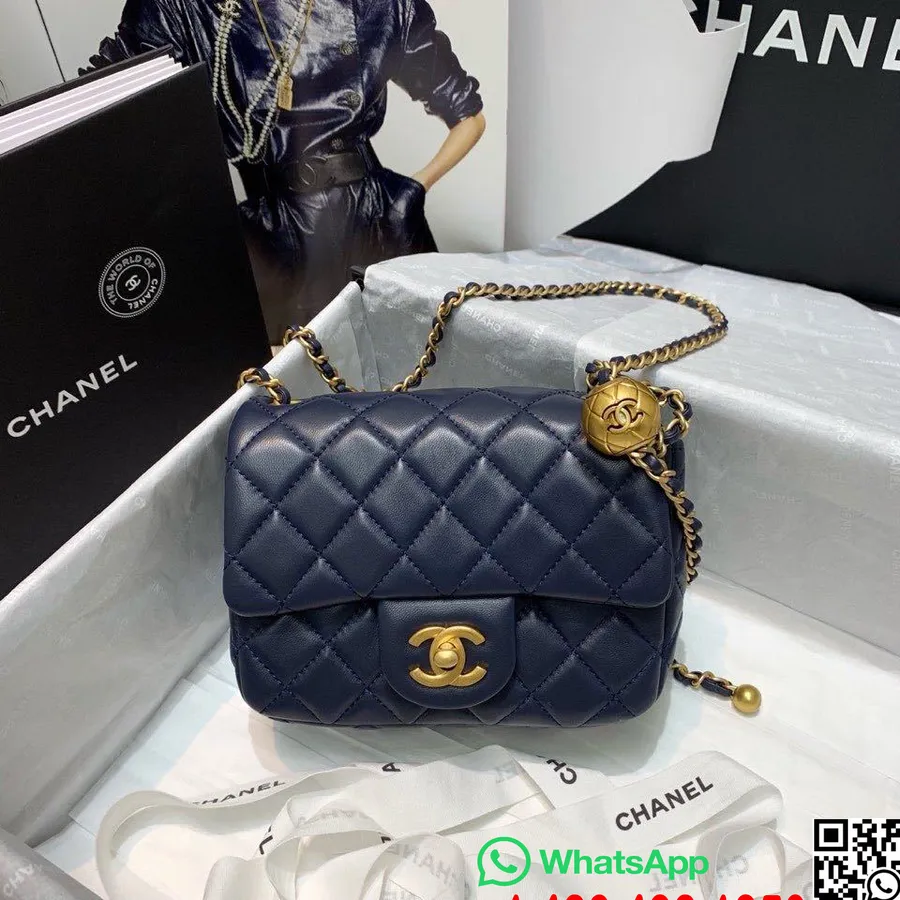 Aba Clássica Chanel Com Corrente Charmosa Com Detalhes Cc Na Bolsa De Alça 18 Cm Couro De Pele De Cordeiro Com Detalhes Dourados