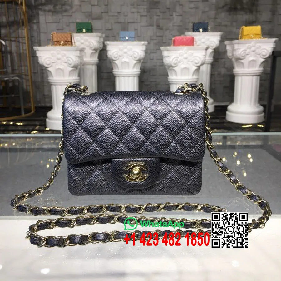 Chanel Mini Klapp 18 Cm Kaaviarnahast Kullast Riistvara Sügis/talv 2019 Act 1 Kollektsioon, Metallik Kesköösinine