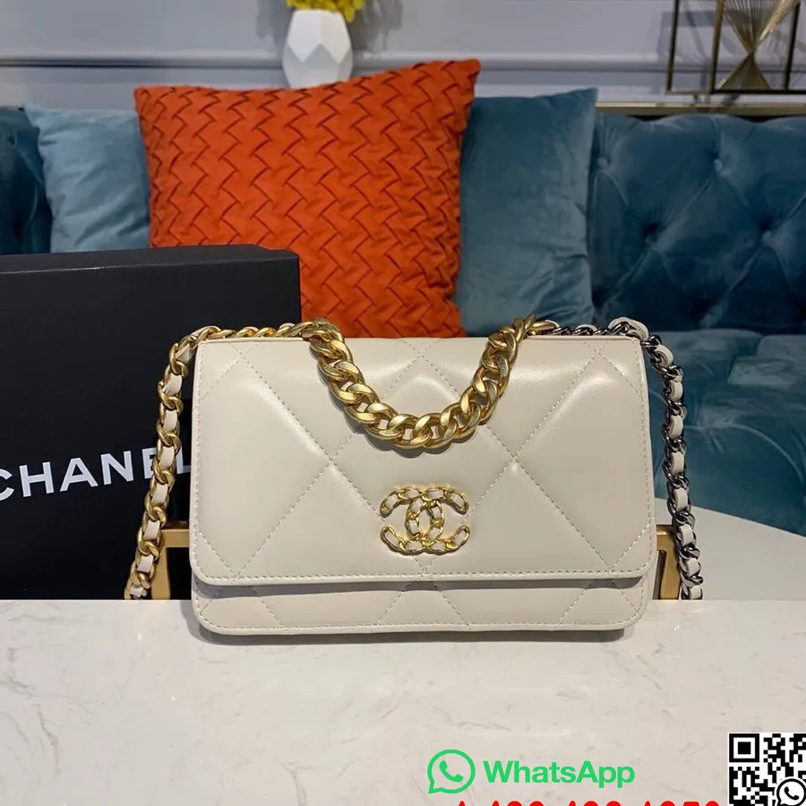 Geantă De Umăr țesută Chanel Cc Logo Woc Piele De Capră 20 Cm Feronerie Aurie Antică Colecția Act 1 Toamnă/iarnă 2019, Alb Cadru