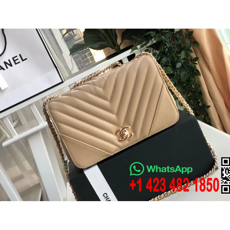 Geantă De Umăr Chanel Chevron 20 Cm Piele De Vițel Feronerie Aurie Toamna/iarna 2019 Colecția Act 1, Bej