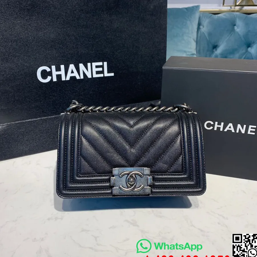 Borsa Chanel Chevron Boy 20 Cm Pelle Caviale Hardware Argento Antico Collezione Autunno/inverno 2019 Atto 1, Nera