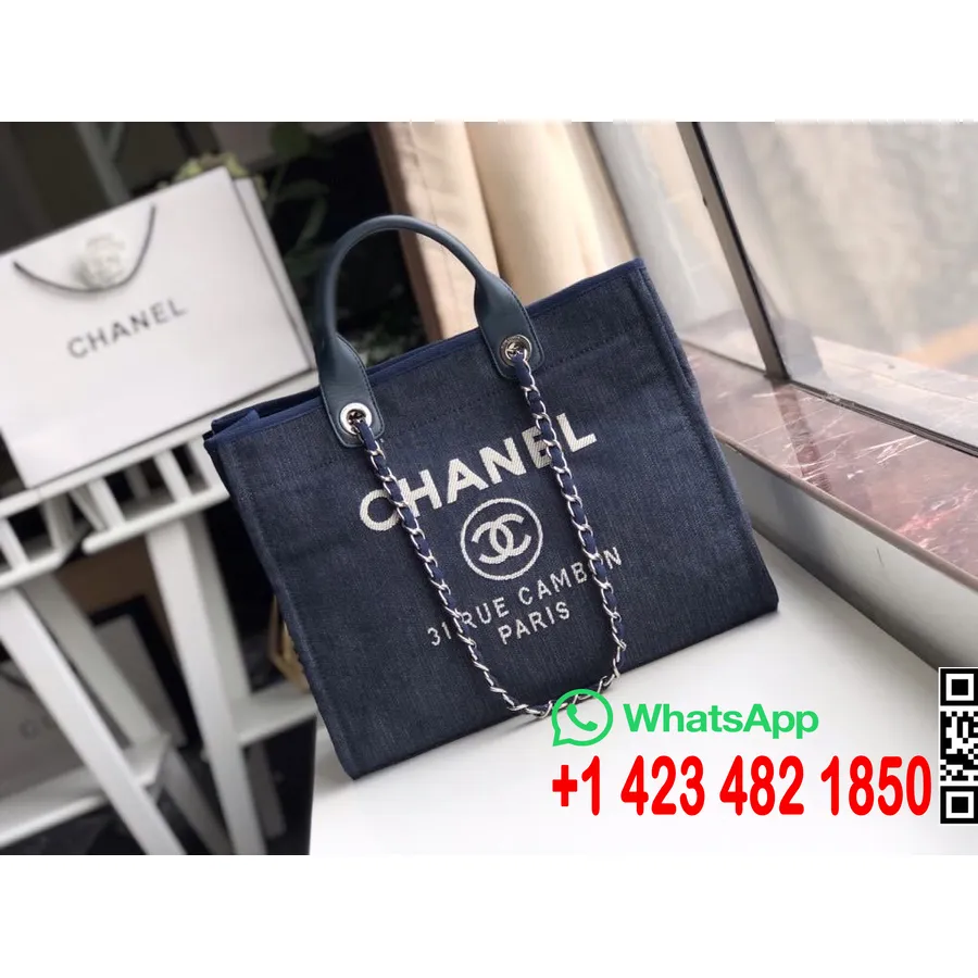 Сумка-тоут Chanel Deauville 38см из джинсовой ткани, коллекция осень/зима 2019, джинсовый синий/белый