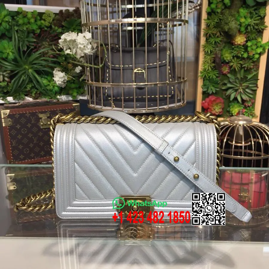 Bolso Chanel Chevron Boy 25 Cm Cuero Caviar Herrajes Dorados Antiguos Colección Primavera/verano 2018 Acto 1, Plateado