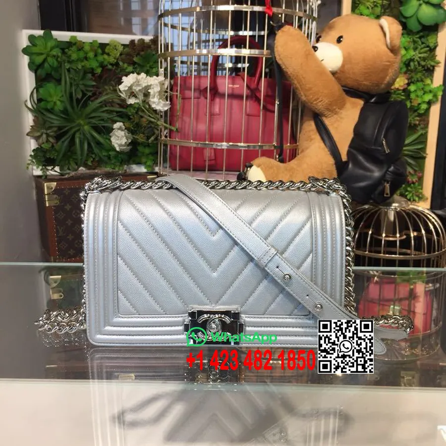 Chanel Chevron Jongenstas 25 Cm Kaviaarleer Glanzend Zilver Hardware Lente/zomer 2018 Act 1 Collectie, Zilver