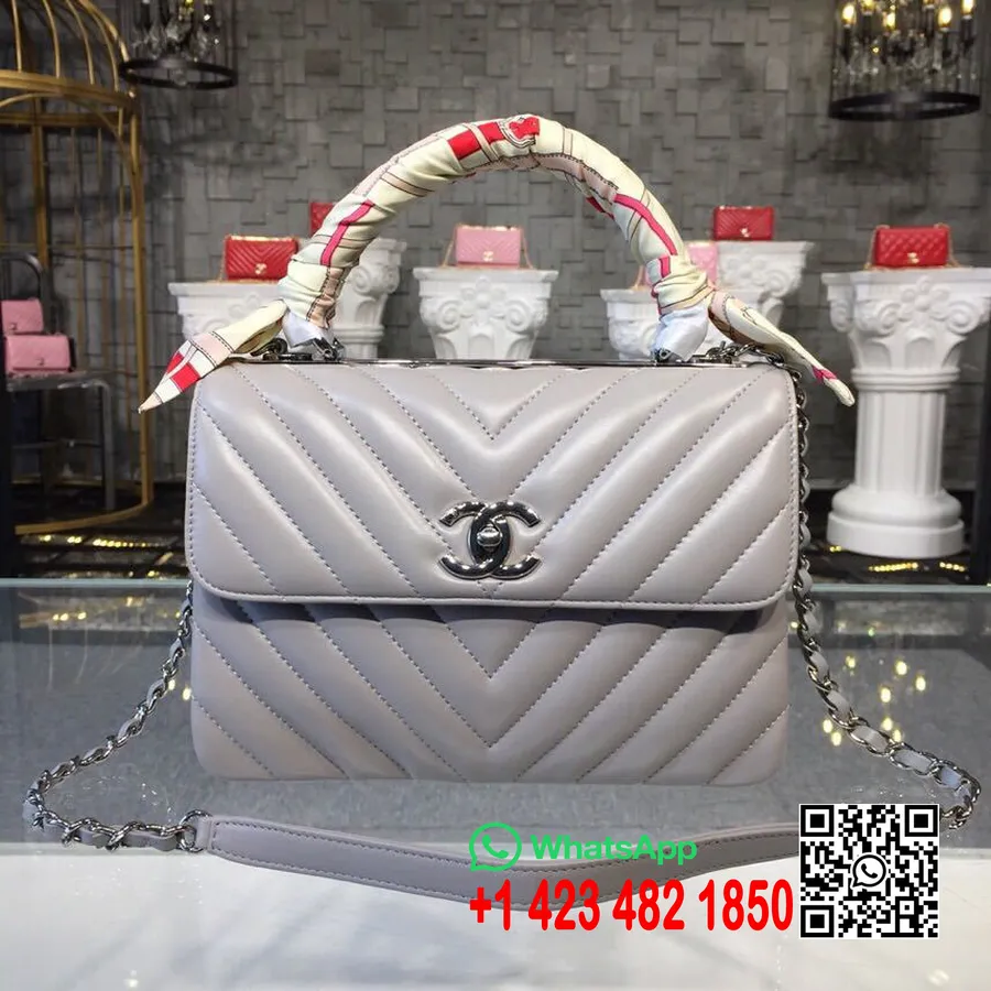 Chanel Trendy Cc Chevron Taška S Horní Rukojetí 25 Cm Teletina Kůže Stříbrný Hardware Jaro/léto 2019 Kolekce Akt 1, šedá