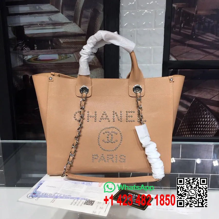 Chanel Naastrehviga Deauville Kott 33cm Vasikanahast Kullast Riistvara Kevad/suvi 2018 Act 1 Kollektsioon, Beež