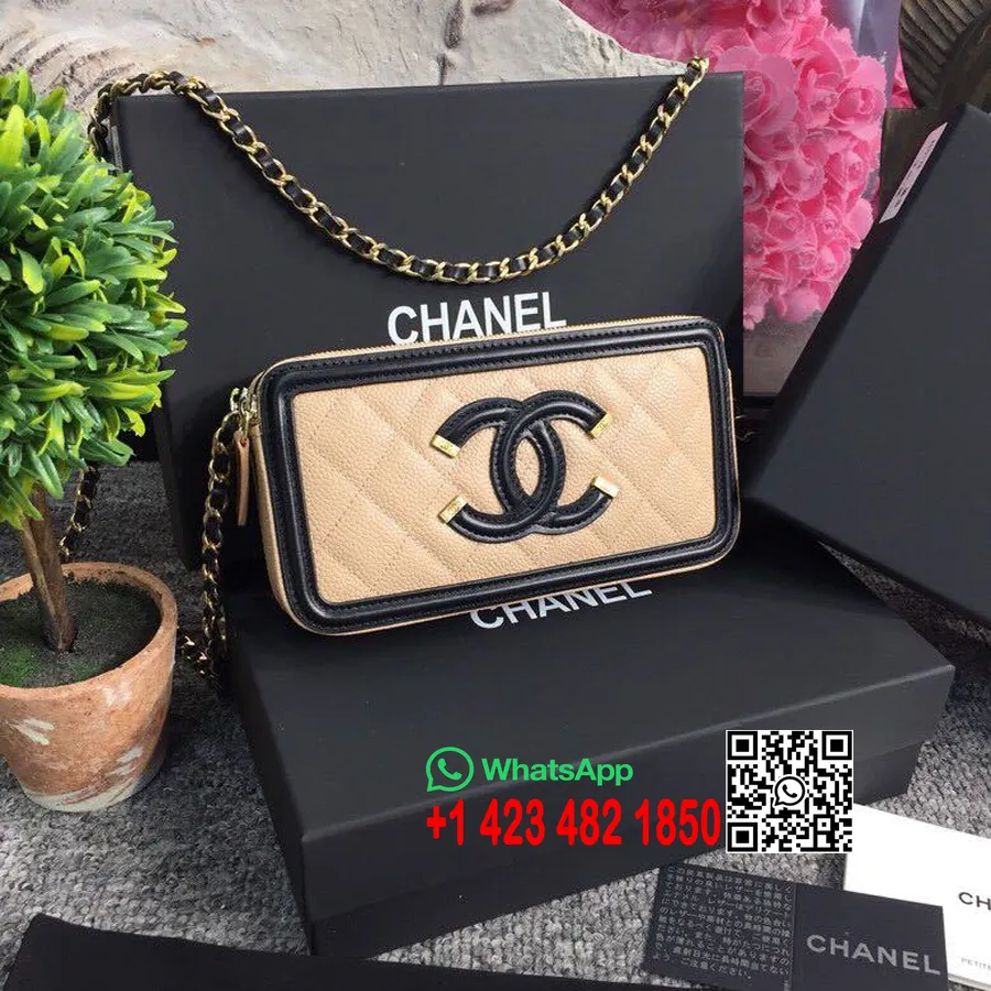 Chanel CC Filigree Grained Clutch with Chain 18cm Lambskin Leather Gold Hardware Spring/Summer 2019 Act 2 Collection, Beige/Blac