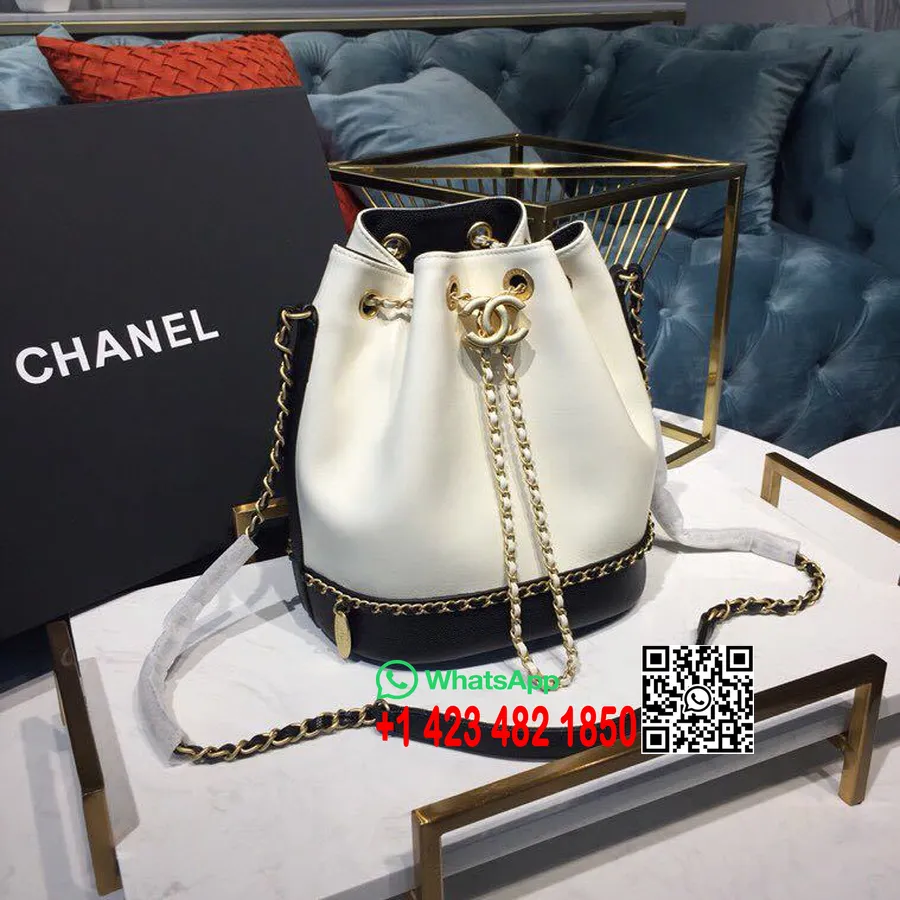 Chanel Tas Met Trekkoord Lamsleer/generfd Kalfsleer Gouden Hardware Lente/zomer Collectie Act 1 2019, Zwart/wit