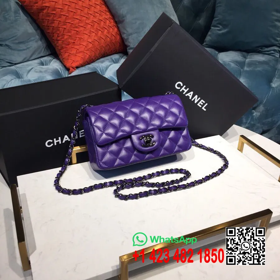 Chanel Klasszikus Füles Táska 20 Cm-es Báránybőr Fekete Hardver 2019 Tavaszi/nyári Felvonás 1 Kollekció, Lila