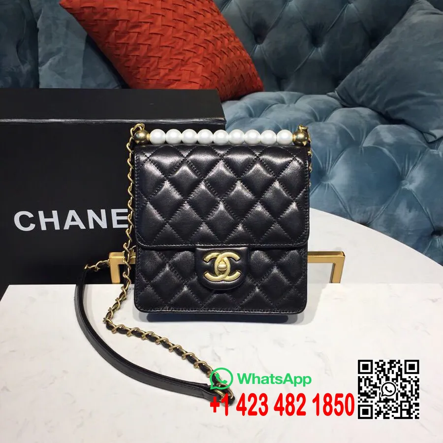 Bolso Chanel Con Asa Corta De Perlas 16 Cm Herrajes Dorados Piel De Cordero Colección Primavera / Verano 2019 Acto 2, Negro