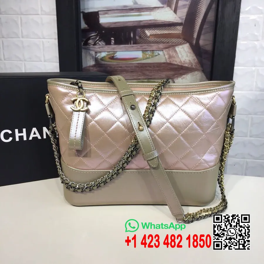 Chanel Gabrielle Hobo Torba Srednje Velikosti 28 Cm, Starano Telečje Usnje, Kolekcija Pomlad/poletje 2019 Akt 1 2019, Biserno Zl