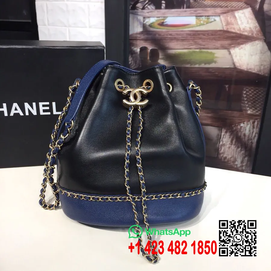 Chanel Tas Met Trekkoord Lamsleer/generfd Kalfsleer Gouden Hardware Lente/zomer Collectie Act 1 2019, Zwart/marineblauw