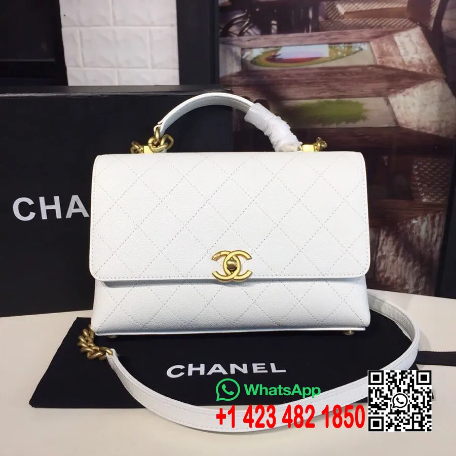 Сумка Chanel с клапаном, 25 см, зернистая телячья кожа, золотая фурнитура, коллекция весна/лето 2019 Act 1, белый