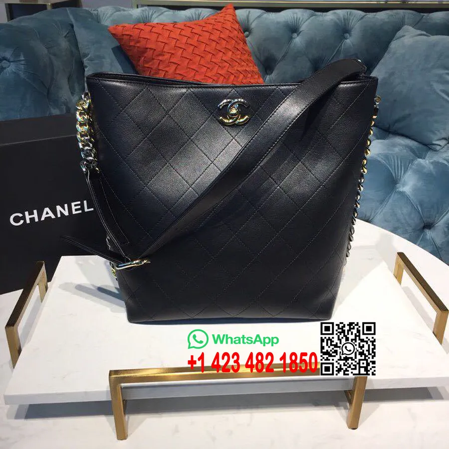 Chanel Hobo Bucket Bag 24cm Teletina Kůže Zlatý Hardware Jaro/léto 2019 Akt 1 Kolekce, černá