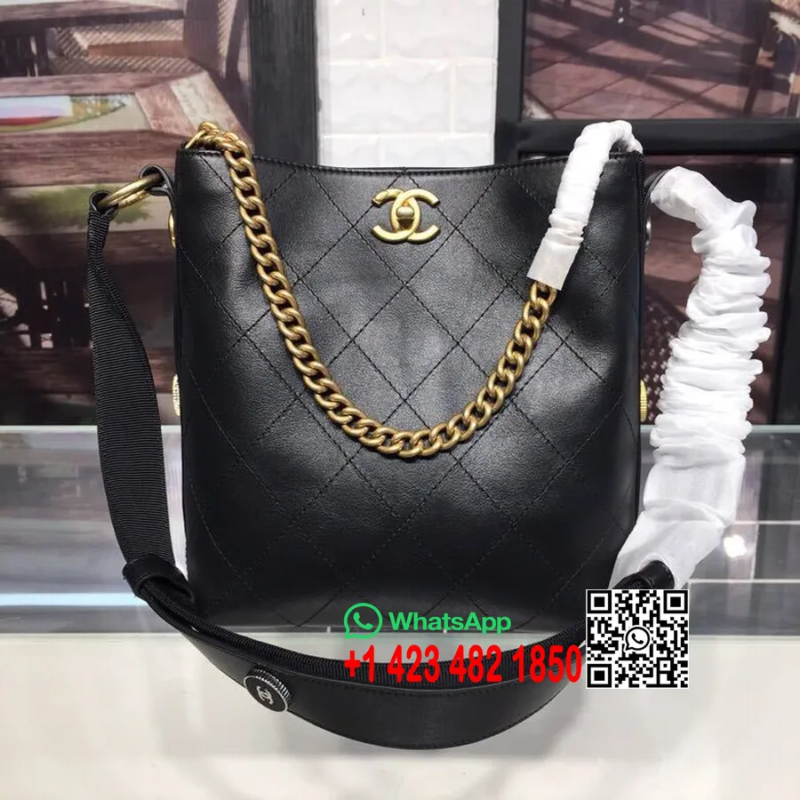 Borsa Hobo Chanel Con Bottoni 20 Cm Pelle Di Vitello Collezione Autunno/inverno 2018 Atto 1, Nero