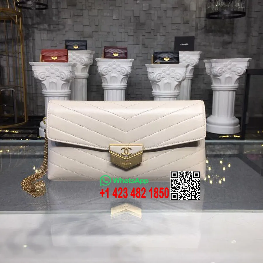 Chanel Chevron Calfskin Envelope Clutch Bag A57493 25cm Gold Hardware Lambskin Leather Metiers d Art Paris-Hamburg 2018 White