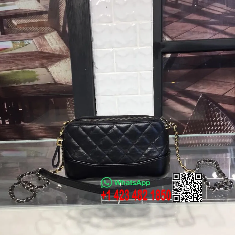 Geantă Chanel Gabrielle Mini Hobo 18cm Feronerie Aurie Piele De Miel Colecția Primăvară/vară Act 1 2018 Negru