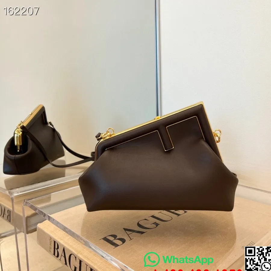 Fendi First Clutch Tas Kecil Kulit Nappa 26cm Koleksi Musim Gugur/dingin 2021, Coklat Tua