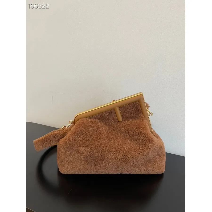 Fendi First Clutch Vidējais Soma Merino Aitādas/nappa ādas 32cm Rudens/ziemas 2021 Kolekcija, Brūna