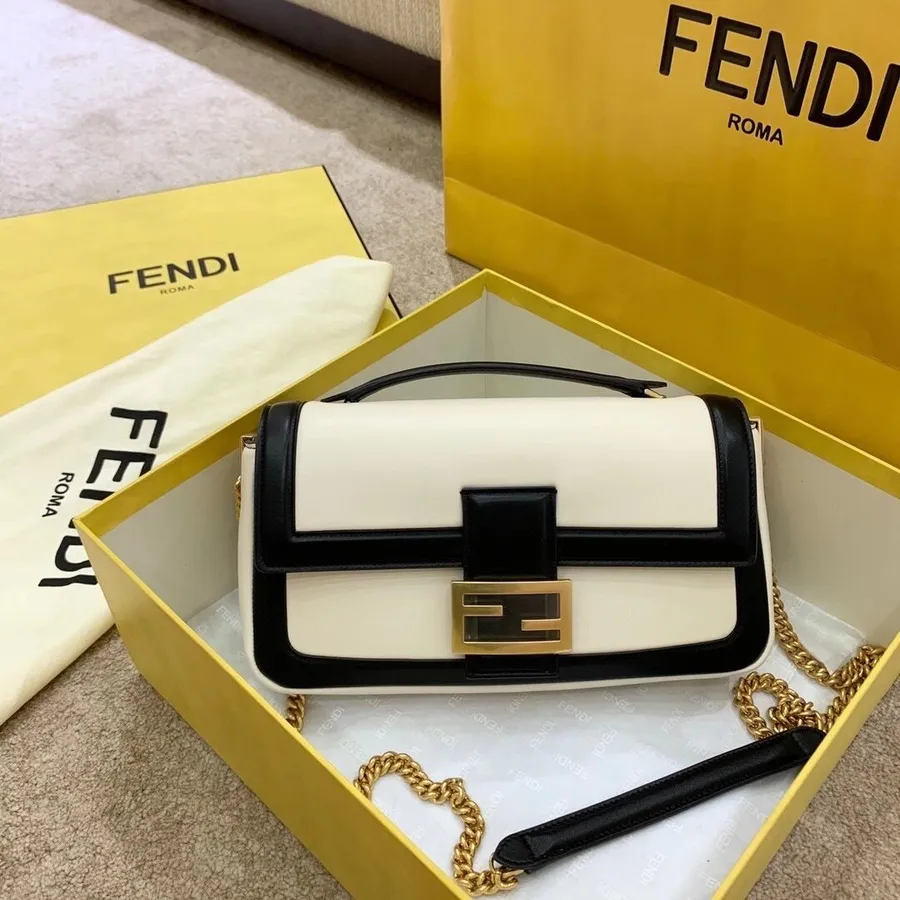 תיק שרשרת באגט Fendi Ff מעור עגל קולקציית סתיו/חורף 2020, לבן/שחור