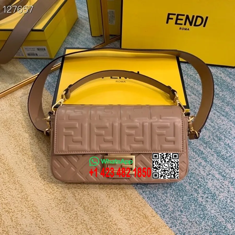 Fendi Embossed Ff Logo Baguette Bag 26cm Kalveskinn Høst/vinter 2020 Kolleksjon, Beige