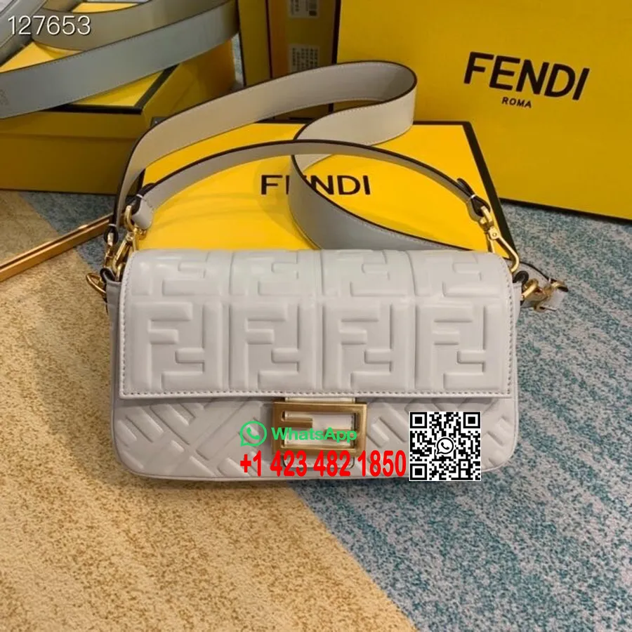 Fendi Embossed Ff Logo Baguette Bag 26cm Kalveskinn Høst/vinter 2020 Kolleksjon, Sand