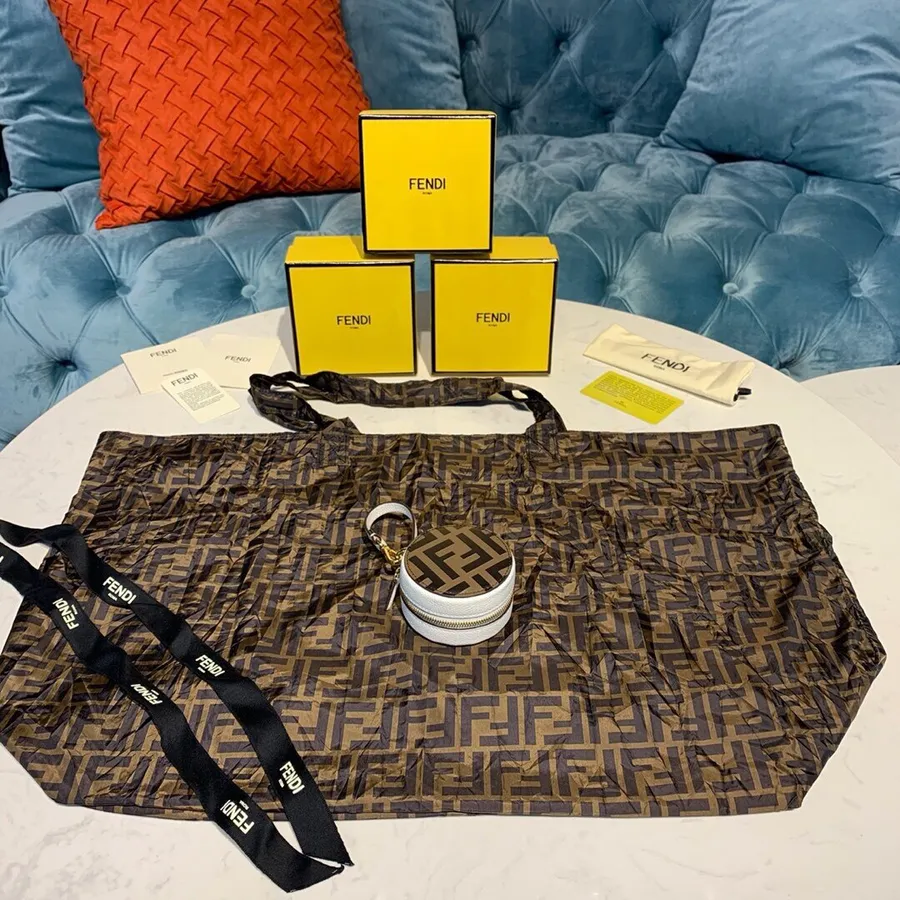 Fendi Tote Bag Charm With Poly Tote Bag 8cm телешка кожа колекция пролет/лято 2019, кафяво/бяло