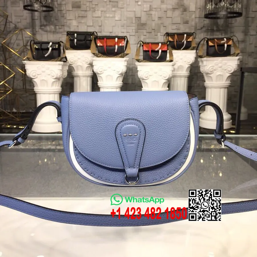 Круглая сумка-седло Fendi 22 см из зерненой телячьей кожи, коллекция весна/лето 2019, светло-голубой