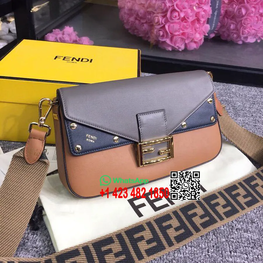 Сумка Fendi Baguette 28см из козьей кожи Romano, коллекция весна/лето 2019, телесный/серый