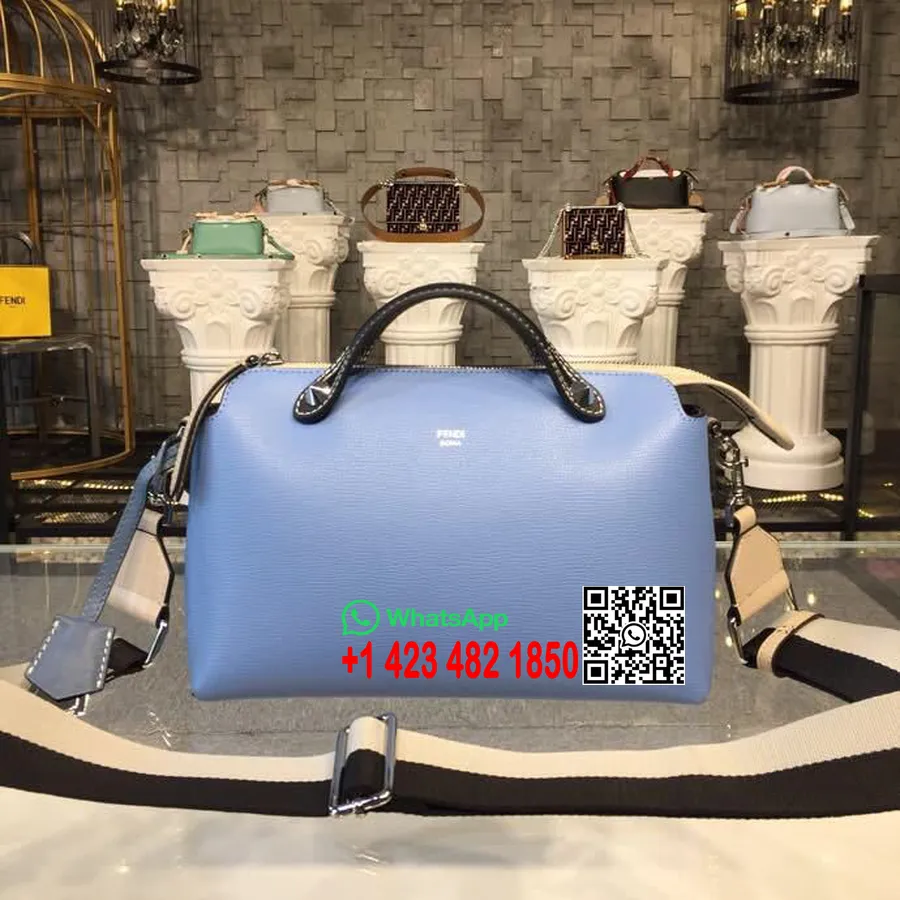 Fendi Muide Bostoni Kott 30cm Vasikanahast Nahast Pre-fall 2018 Kollektsioon, Sinine/must