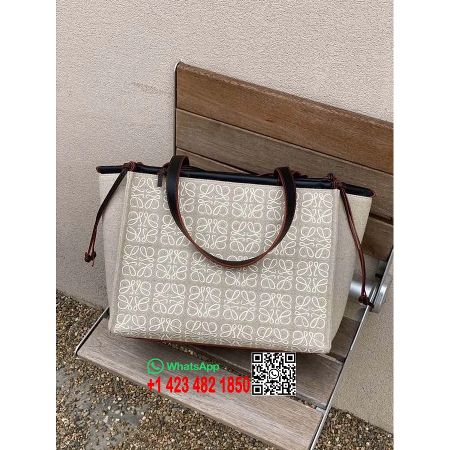 Loewe Cushion Tote Bag 35 Cm 66025 Telečje Usnje Kolekcija Pomlad/poletje 2022, črna