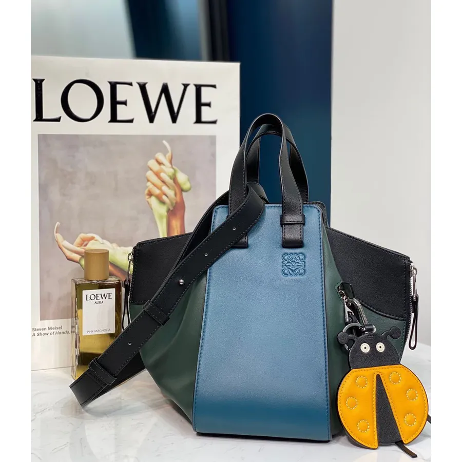 Loewe Hängemattentasche 29 Cm, Kalbsleder, Frühjahr/Sommer-Kollektion 2020, Blau/Marineblau