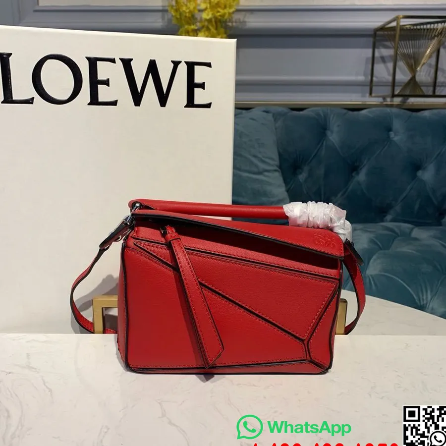 Мини-сумка-пазл Loewe 18см из телячьей кожи, коллекция весна/лето 2020, красный