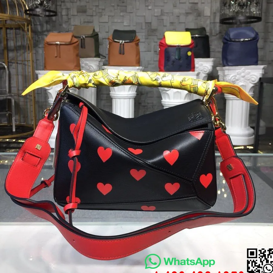 Loewe Heart Haftowana Torba Logiczna 24 Cm Skóra Cielęca, Kolekcja Wiosna/lato 2020, Czarno-czerwona