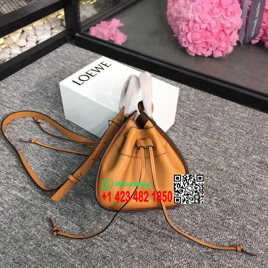 Loewe Mini Hammock Dw Bag 20cm Kulit Anak Sapi Koleksi Musim Semi/musim Panas 2019, Tan