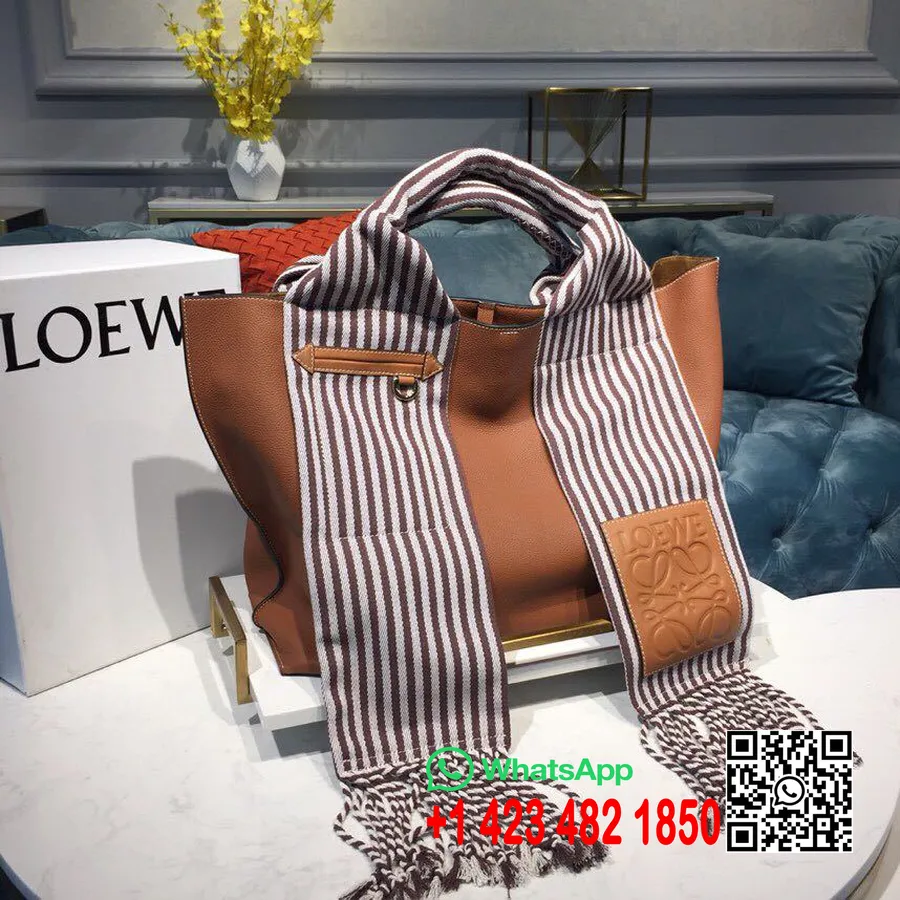 Torba Loewe Scarf Bucket 42 Cm Iz Telečjega Usnja, Kolekcija Pomlad/poletje 2019, Rjava