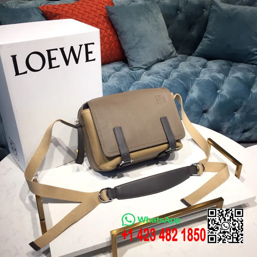 Loewe Military Messenger XS-Tasche, 25 Cm, Kalbsleder, Frühjahr/Sommer-Kollektion 2019, Dunkles Taupe/Desert