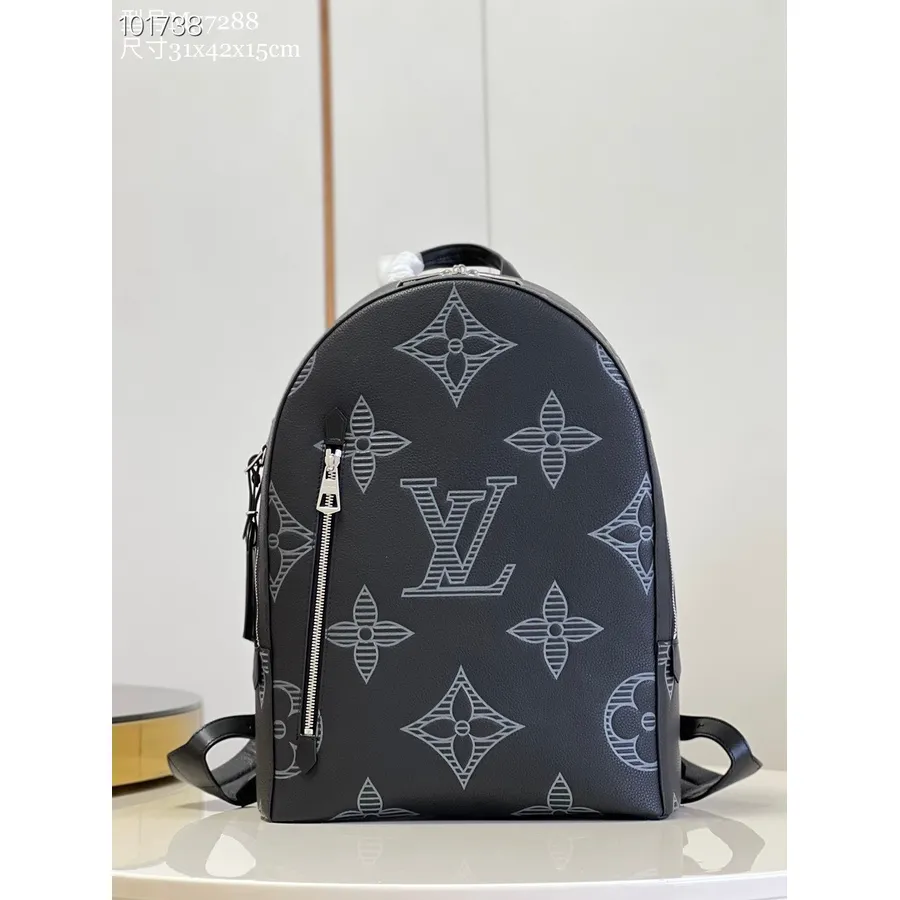 Louis Vuitton Armand Mugursoma 42cm Milzu Taurillona Monogramma Shadow Canvas Rudens/ziema 2022 Kolekcija M57289, Melna