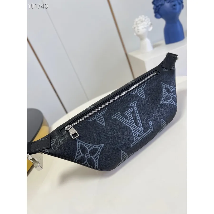 Sac Banane Louis Vuitton Discovery 47cm Toile Ombre Monogramme Taurillon Géant Collection Automne/hiver 2022 M57289, Noir