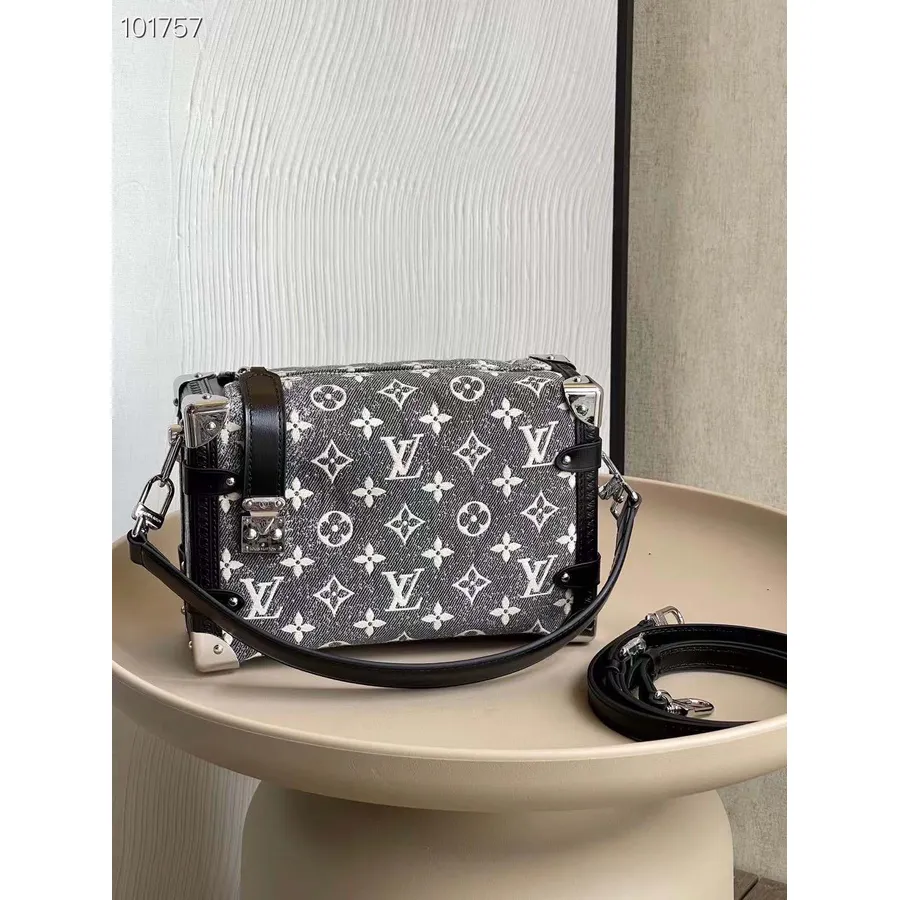 Louis Vuitton πλαϊνό μπαούλο τσάντα 21cm μονόγραμμα ζακάρ τζιν ύφασμα κρουαζέ 2023 συλλογή M21460, γκρι