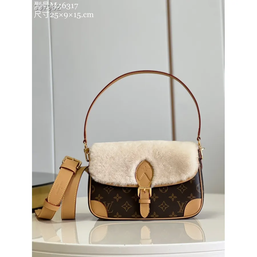 Louis Vuitton Cozygram Diane Bag 25cm Monogram Canvas Leather/Shearling Merino Wool Fall/Winter 2022 Collection M46317, Brown