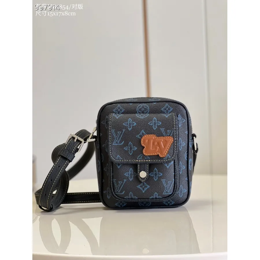 Louis Vuitton Christopher Wearable Wallet Bag 17cm Monogram Lona Cuero Colección Otoño/invierno 2022 M81854, Azul