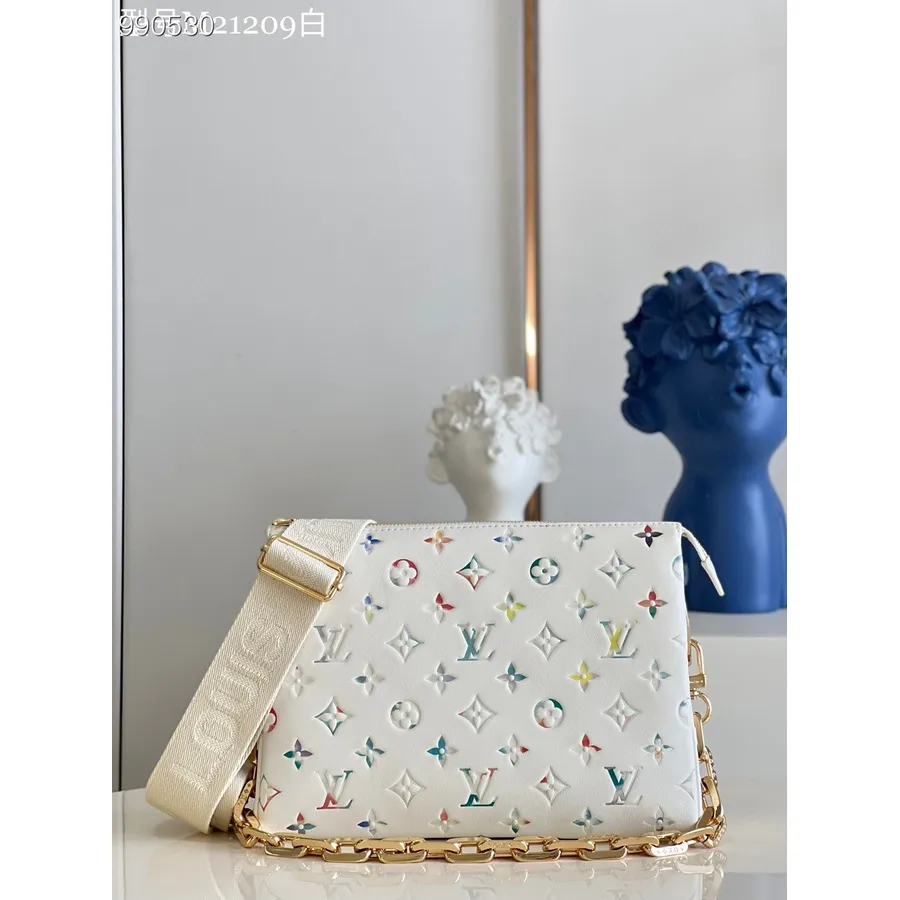 Tas Louis Vuitton Coussin Pm 26cm Kulit Domba Gembung Timbul Kulit Monogram Koleksi Musim Semi/musim Panas 2022 M21209, Putih