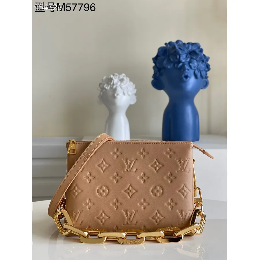 Louis Vuitton Coussin Bb Taske 21cm Broderet Hævet Monogram Lammeskind Forår/sommer 2022 Kollektion M57796, Kamel