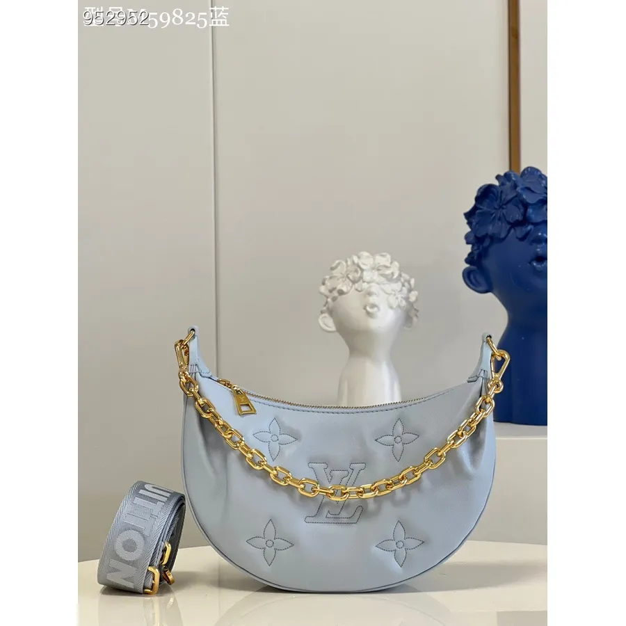 Louis Vuitton Over Månen Taske 28cm Broderet Puffy Monogram Quiltet Kalveskind Forår/sommer 2022 Kollektion M59825, Bleu